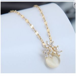 Exquisite fashion sweet chain flower zircon simple